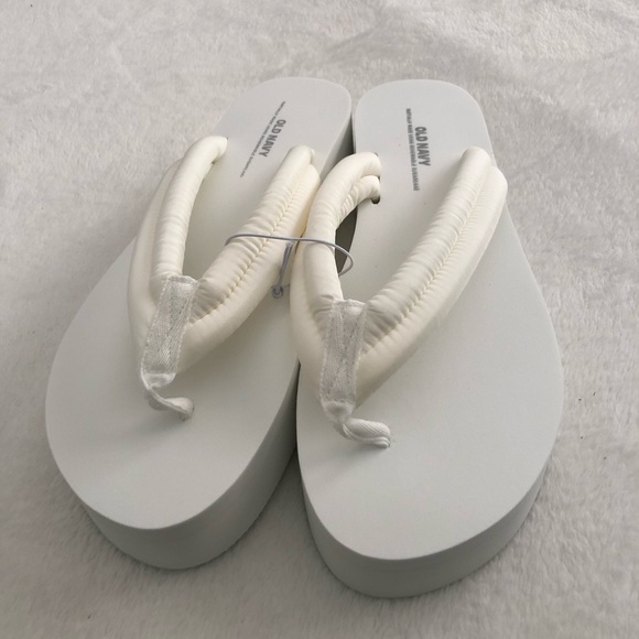 New old navy puffy platform sandals slides, women size 8 - Picture 3 of 12